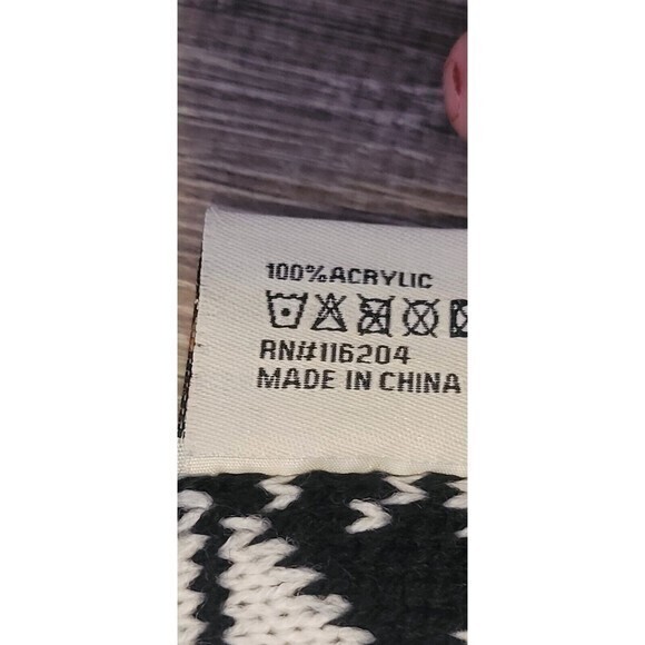 NWT Gold Coast Black and‎ White Scarf and Matching Hat - Picture 8 of 12